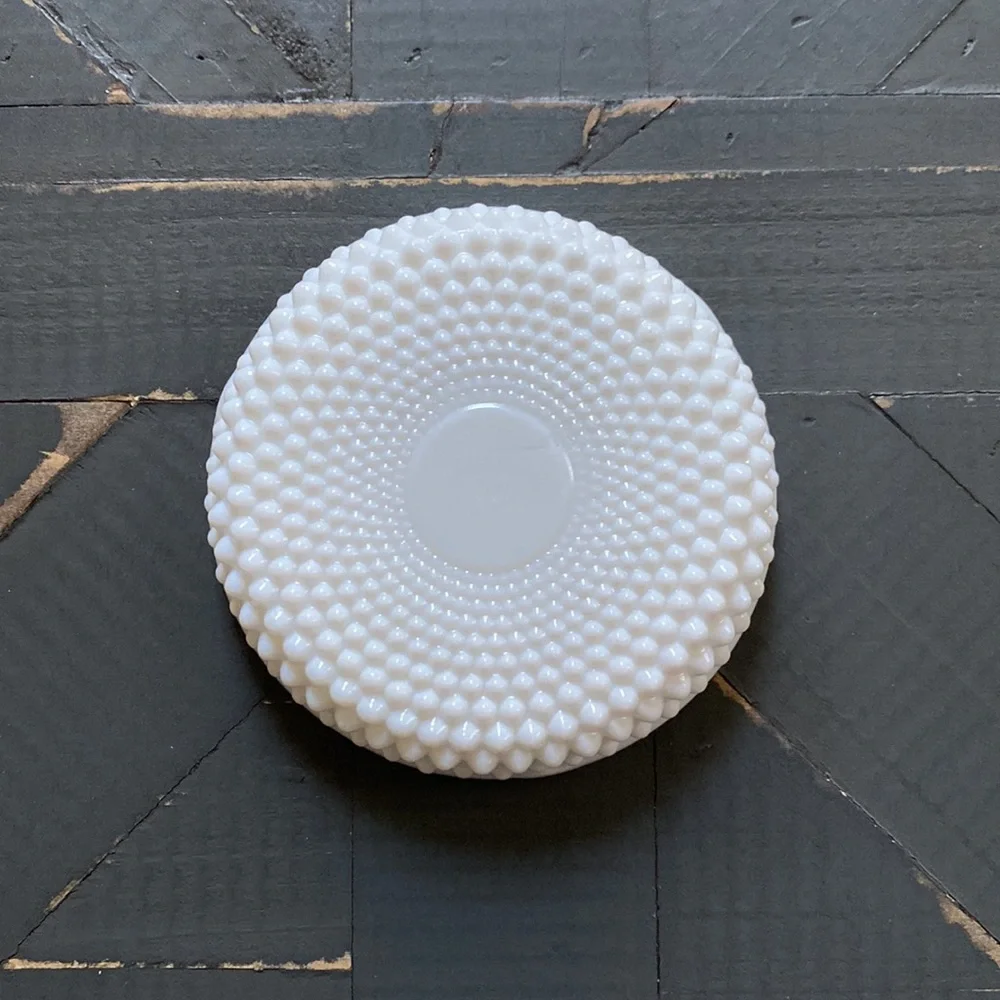 🦋Vintage🦋Westmoreland Milk Glass Hobnail Ashtray - Picture 3 of 5